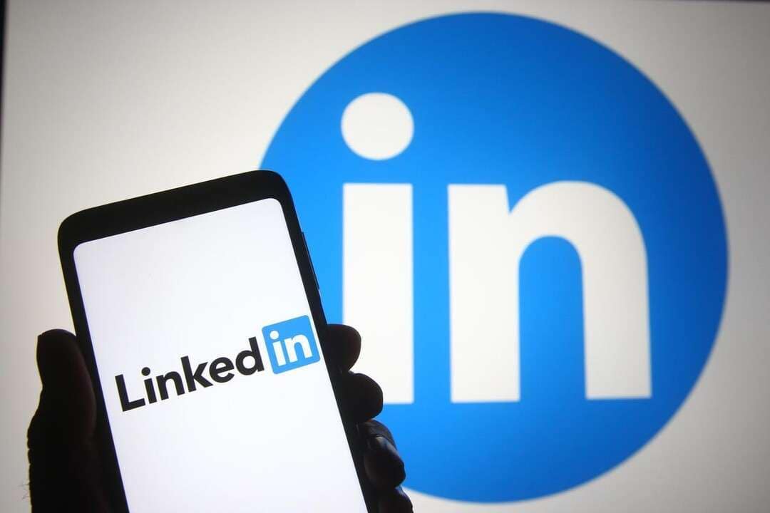 Master LinkedIn Messaging Outreach for B2B Success | Drive Conversions